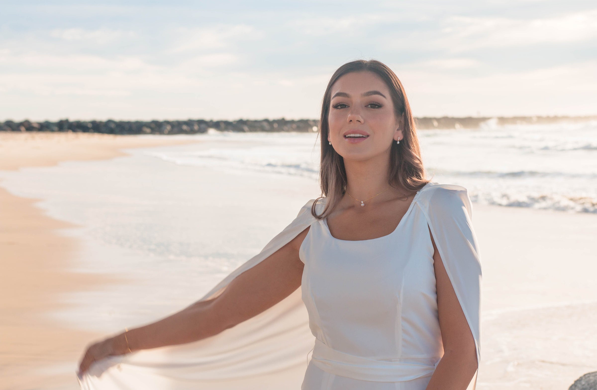 OCEANS WHITSUNDAYS FRESHWATER PEARL EARRINGS GOLD Bevilles Jewellers