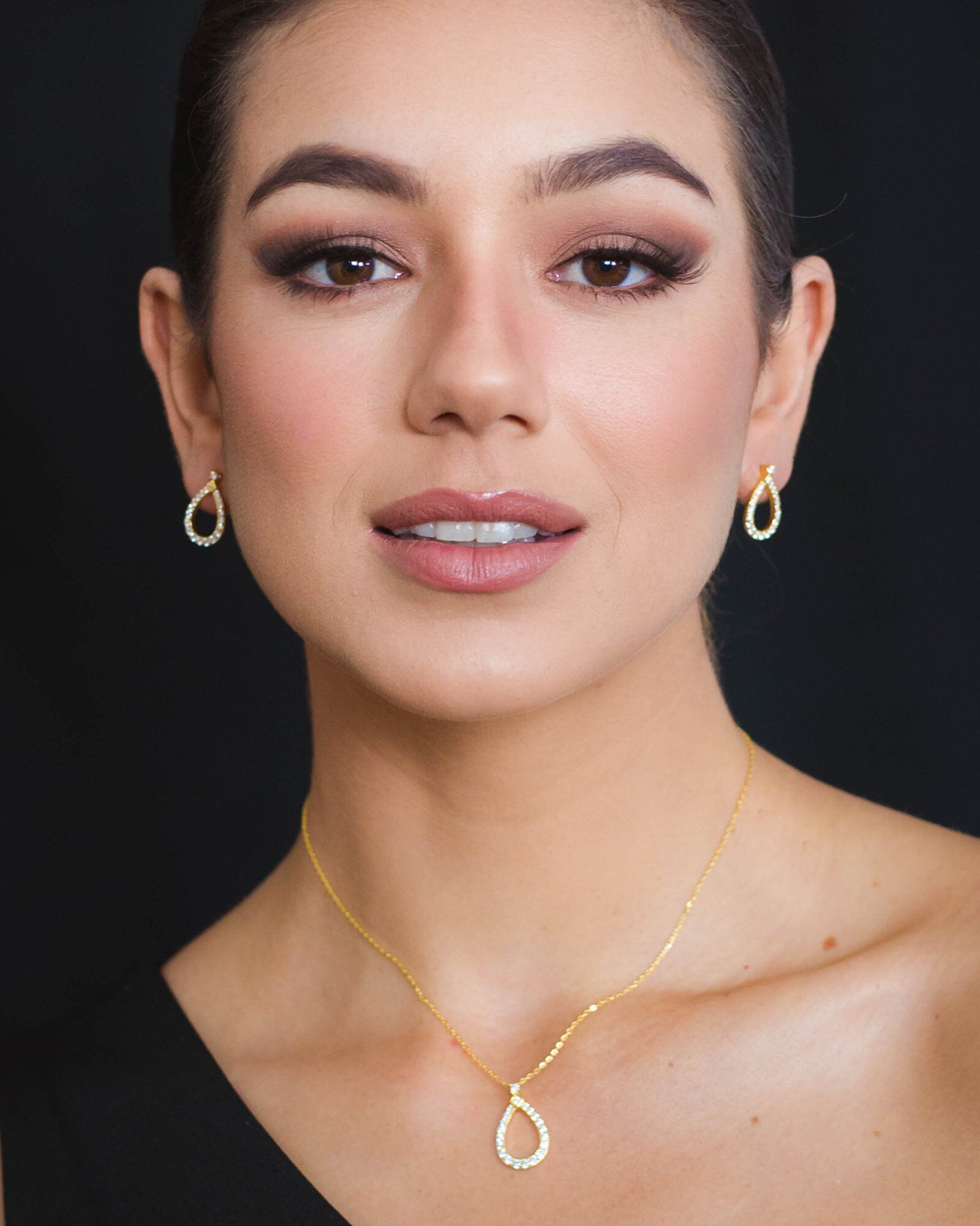 GODDESS FREYA PENDANT GOLD Bevilles Jewellers