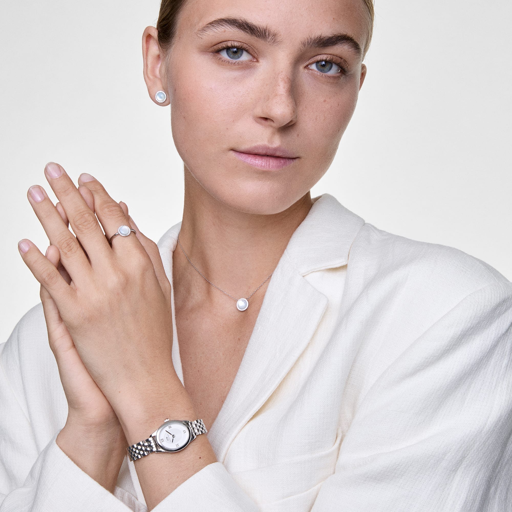 Daniel Wellington Audrey Earrings Mother of Pearl Silver Earrings Daniel Wellington