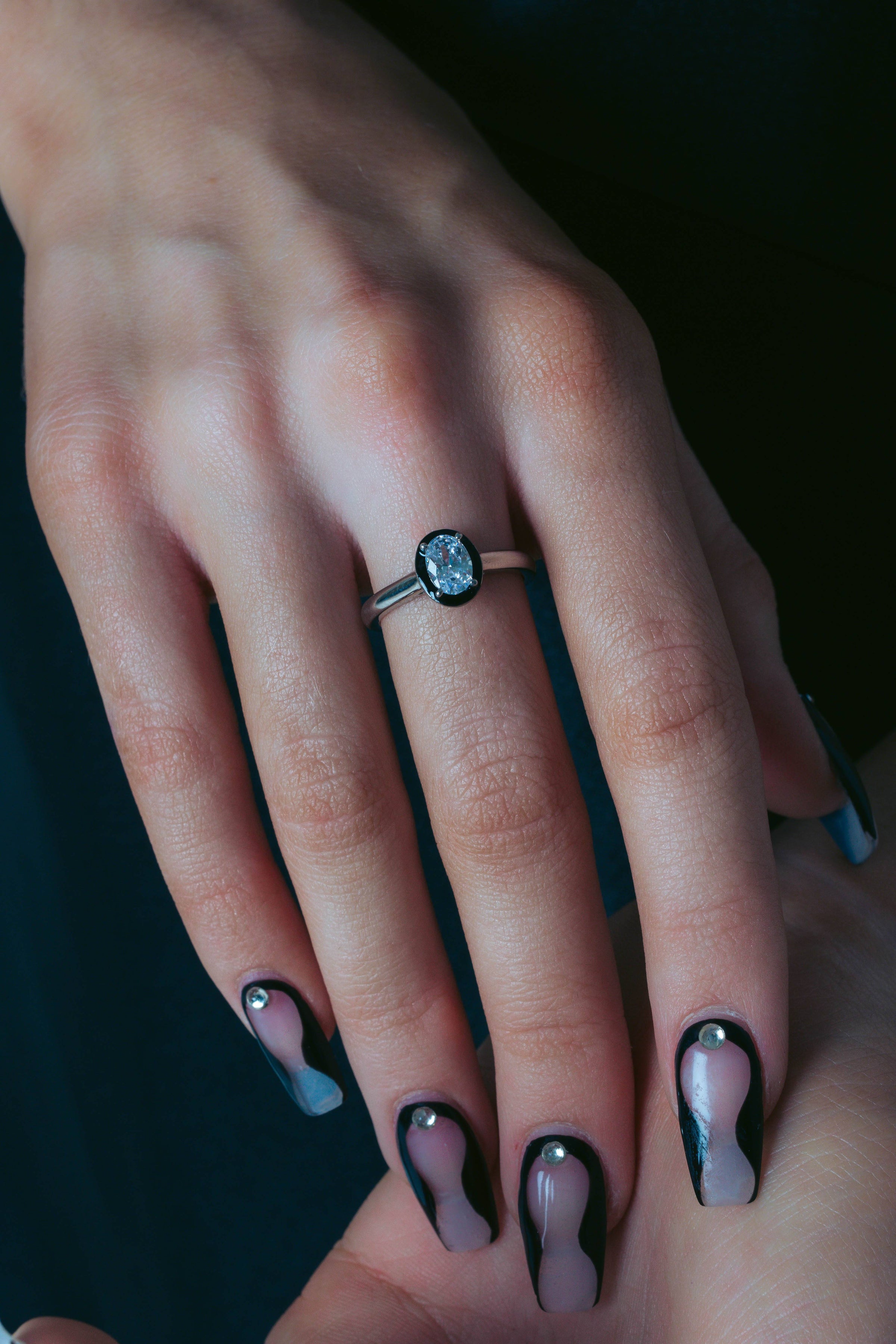 GEORGINI REFLECTION OVAL RING SILVER & BLACK ENAMEL Georgini