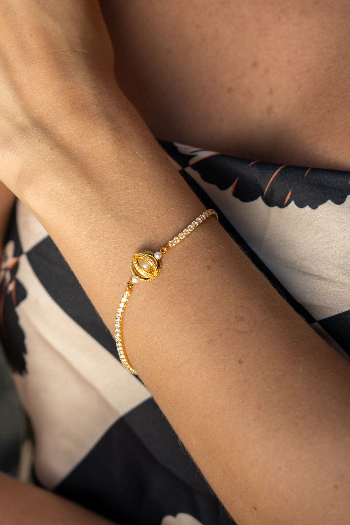 MAJESTY FRESHWATER PEARL BRACELET GOLD Bevilles Jewellers 