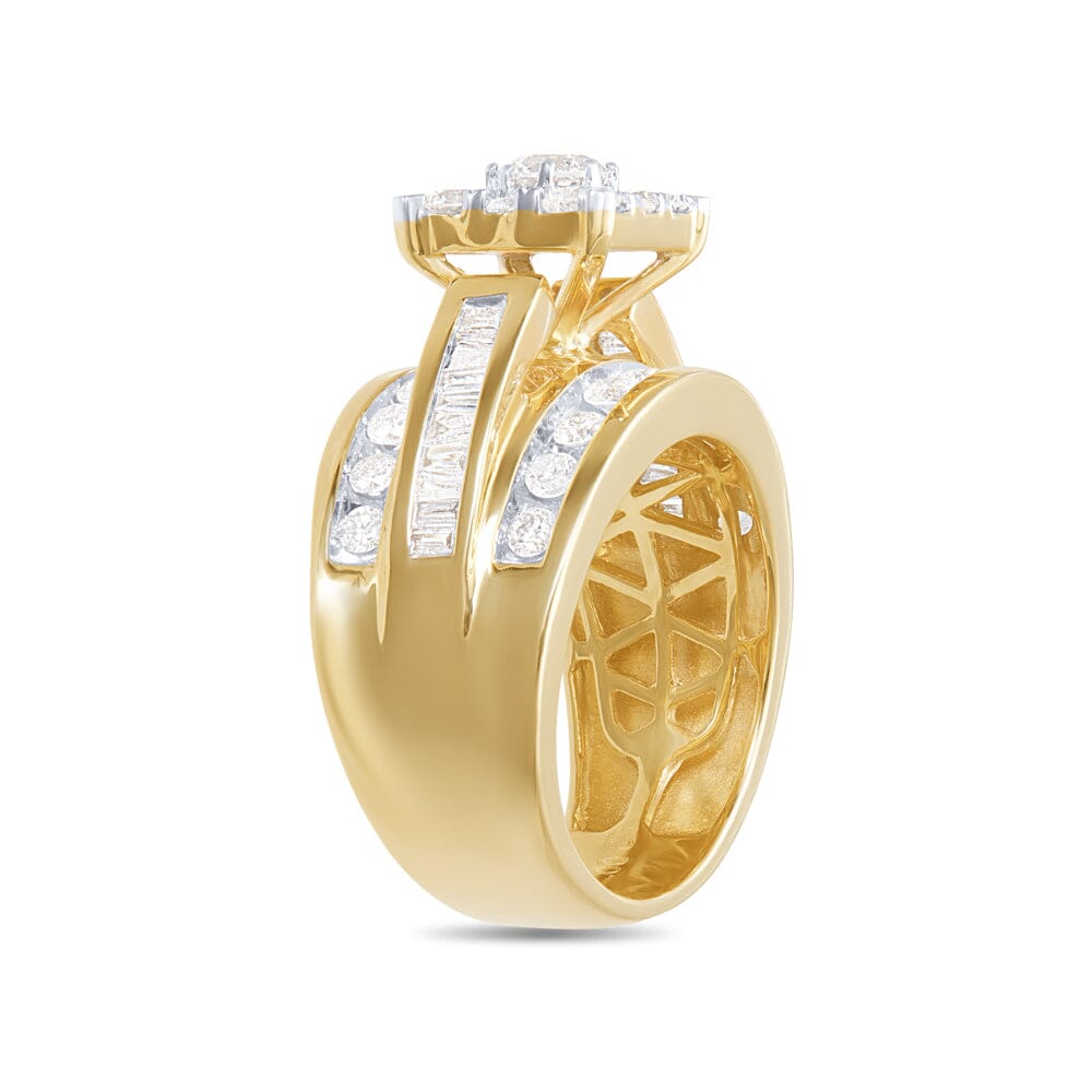 Brilliant Baguette Ring with of Diamonds in 9kt Yellow Gold