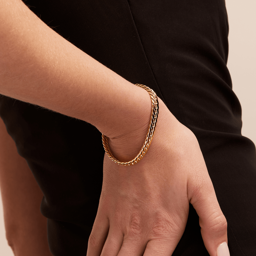 19cm Herringbone Bracelet in 9kt Yellow Gold Bracelets Bevilles 