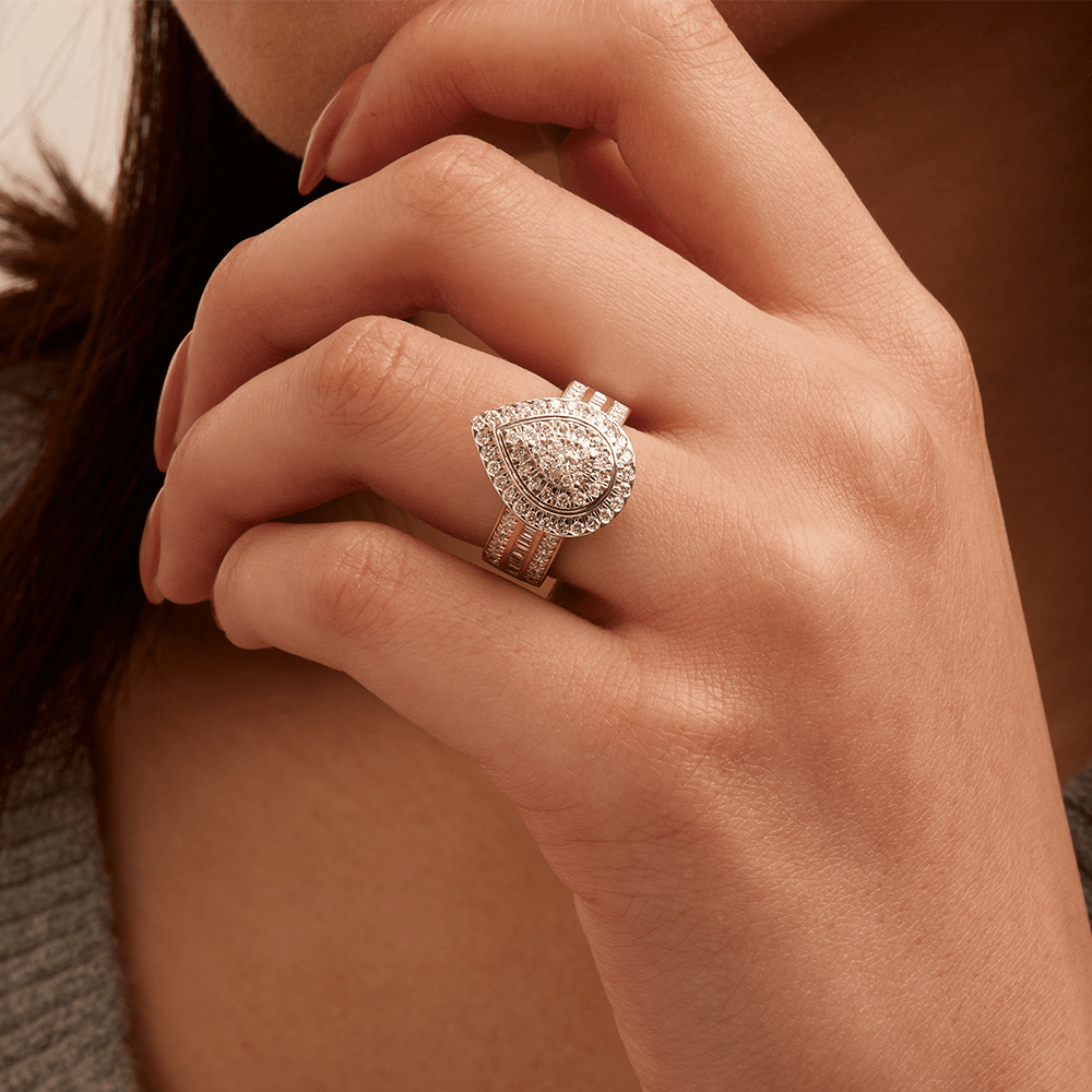 Pear Shaped Cluster Halo Ring with of Laboratory-Grown Diamonds