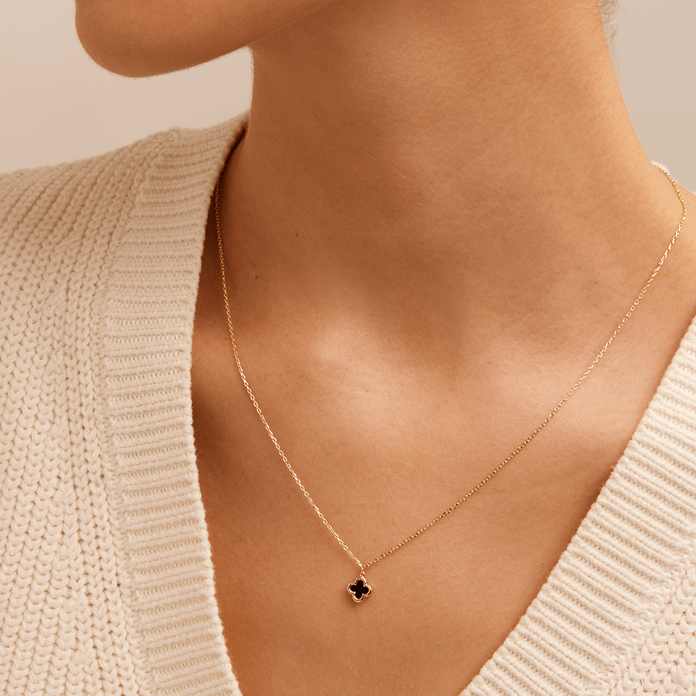 45cm Onyx Clover Pendant Necklace in 9kt Yellow Gold Pendants Bevilles 