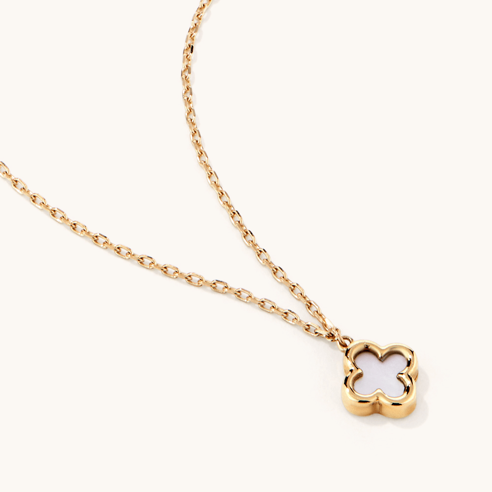 45cm Mother of Pearl Clover Pendant Necklace in 9kt Yellow Gold Pendants Bevilles 