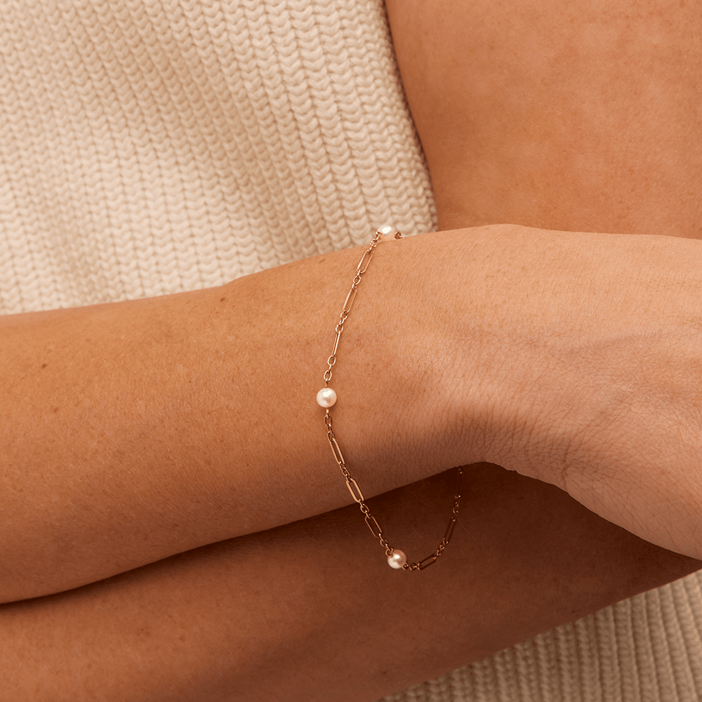 19cm Pearl Station Figaro Bracelet in 9kt Yellow Gold Bracelets Bevilles 