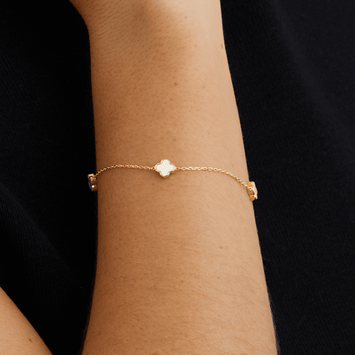 19cm Mother of Pearl Clover Station Bracelet in 9kt Yellow Gold Bracelets Bevilles 