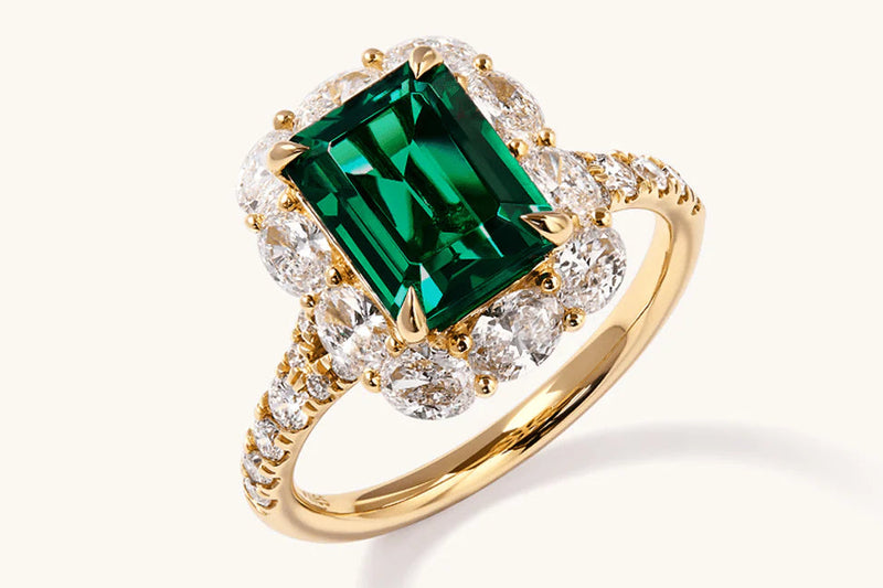 green emerald ring coloured gemstone