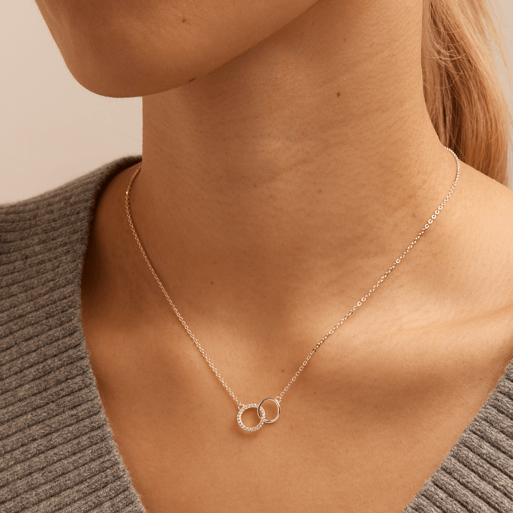45cm Cubic Zirconia Intertwined Circle Necklace in Sterling Silver