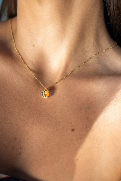 MAJESTY FRESHWATER PEARL PENDANT GOLD Bevilles Jewellers 
