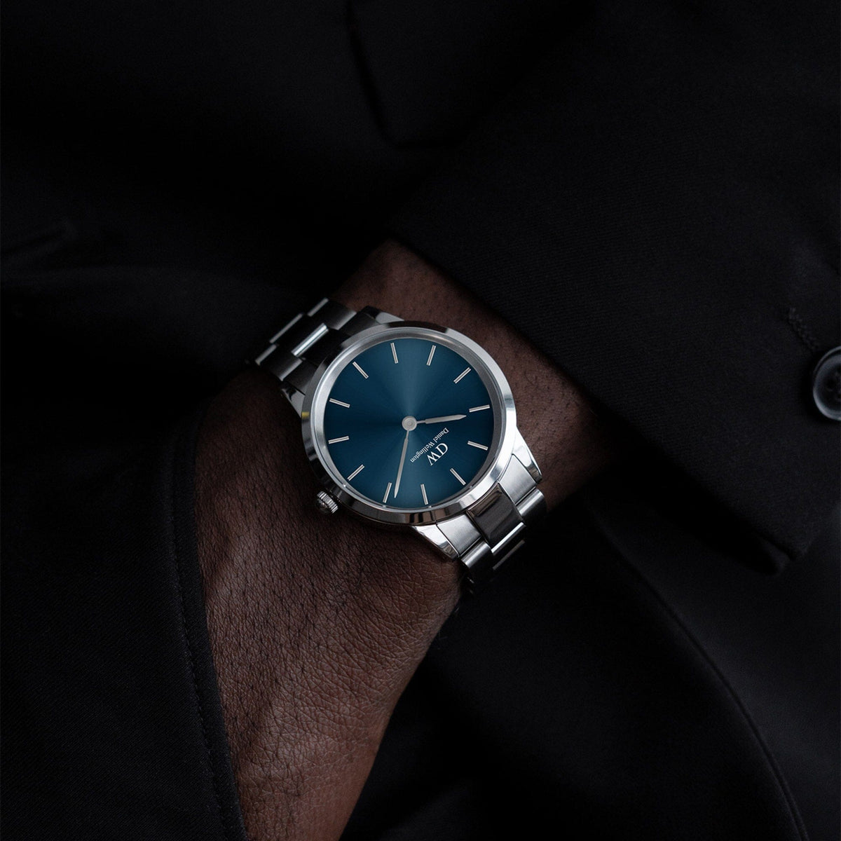 Daniel Wellington Iconic Link Arctic 40 Silver & Blue Watch Watches Daniel Wellington 